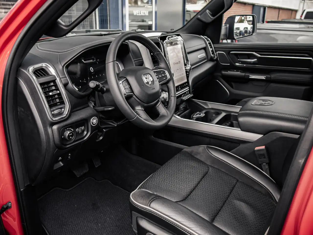 Dodge RAM 2024 — фото 11