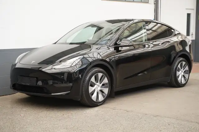 Tesla Model Y Long Range AWD *Mwst. ausweisbar*