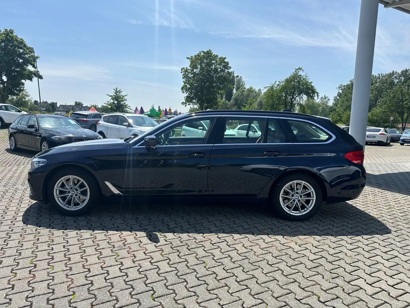 BMW 520 d Touring/AUT/NAV/LED/R-KAM/PDC/ALU Blau - 2