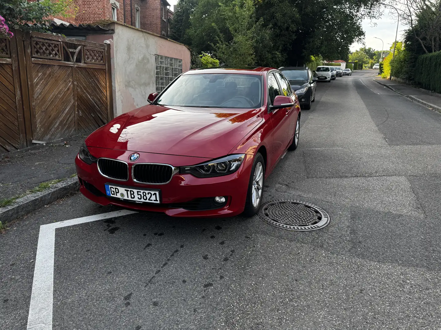 BMW 320 320 i Rot - 2