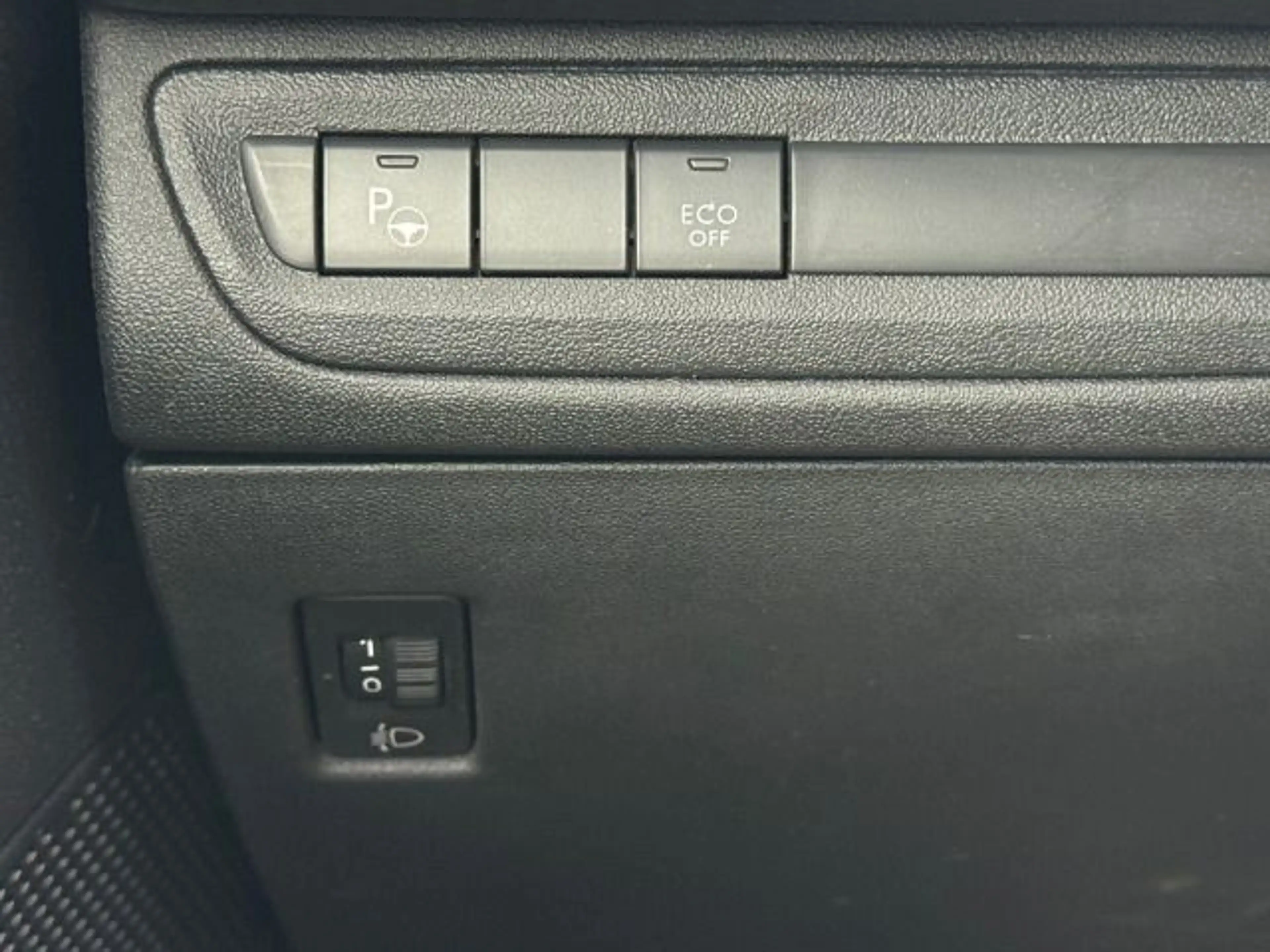 Peugeot 2008 1.2 PureTech 130 Allure 6-Gang NUR AN AUTOH — photo 14