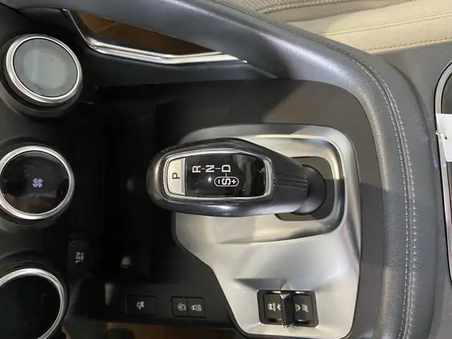 Jaguar E-Pace view 11
