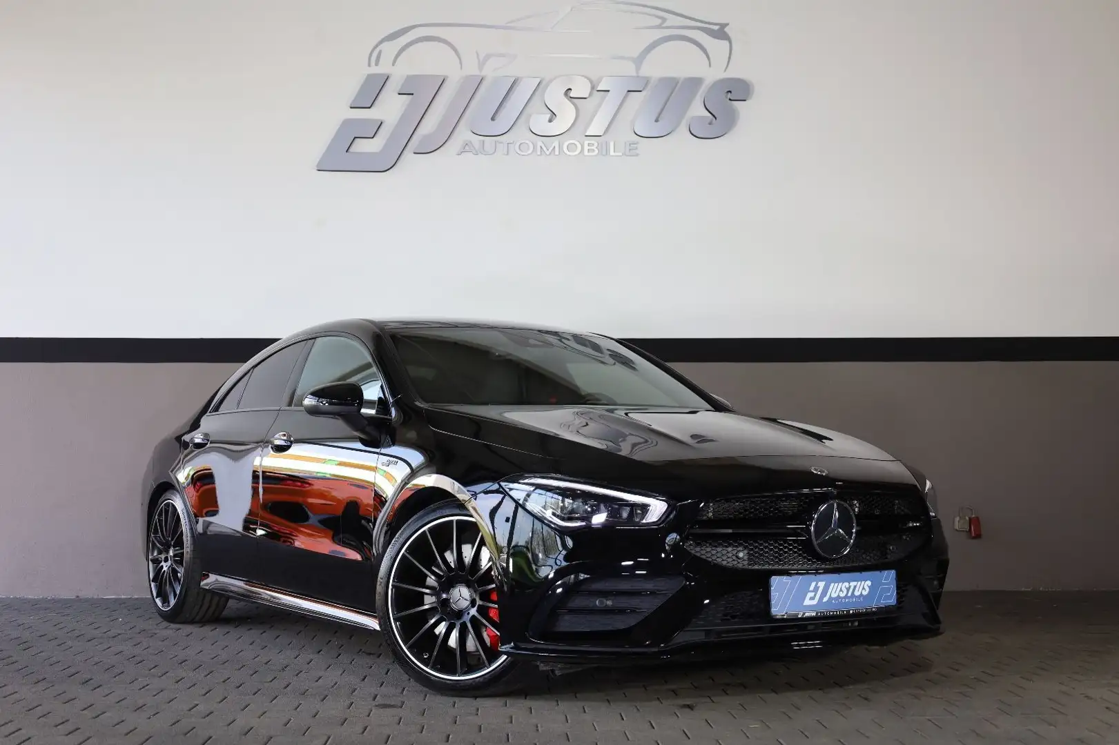 Mercedes-Benz CLA 35 AMG 4Matic/DAB/AMBIE/TEMP/BTH/MFL/R19 Noir - 1