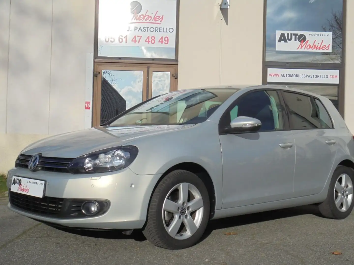 Volkswagen Golf 1.4 L TSI 122 CH DSG7 TEAM 5 PORTES Grau - 1