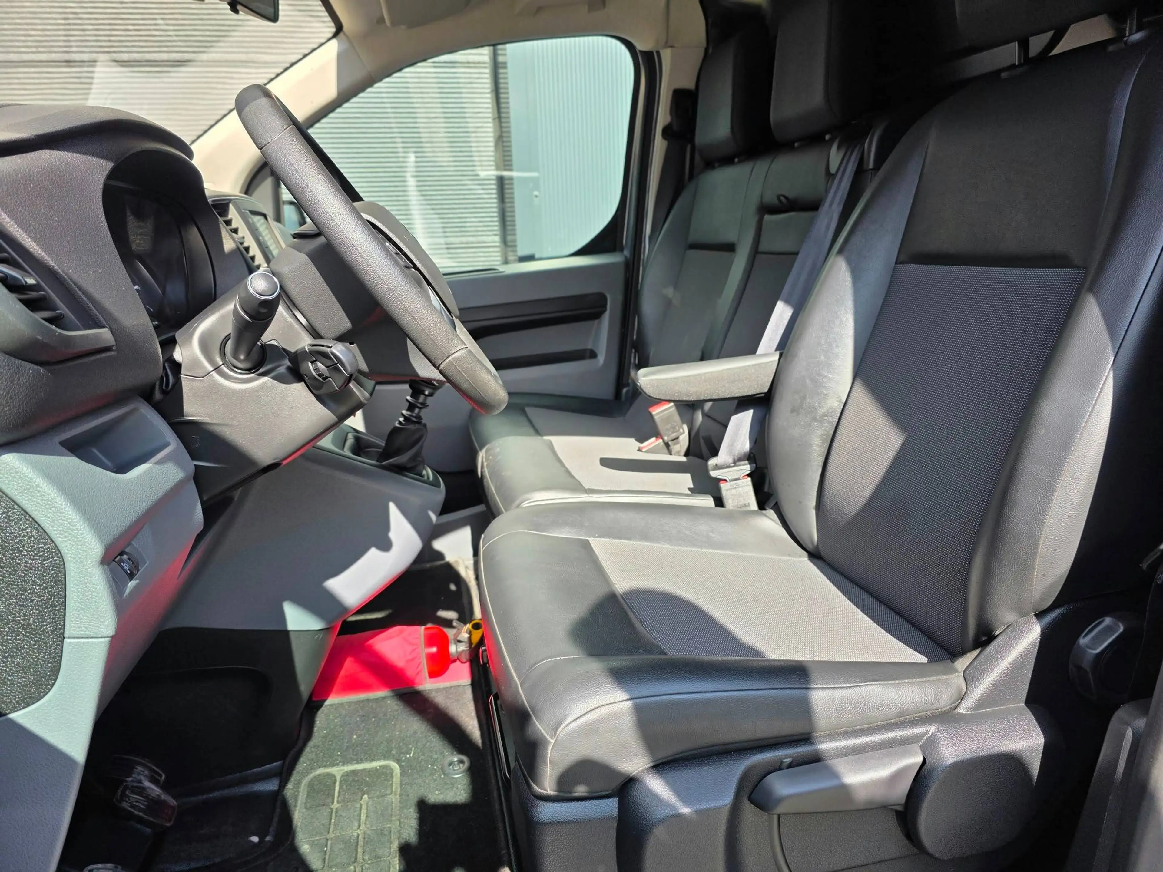 Citroen Jumpy 2.0 HDI / L2 / LICHTE VR. / 360° CAMERA / BLIND SPOT / CRUISE CONTROL — photo 13