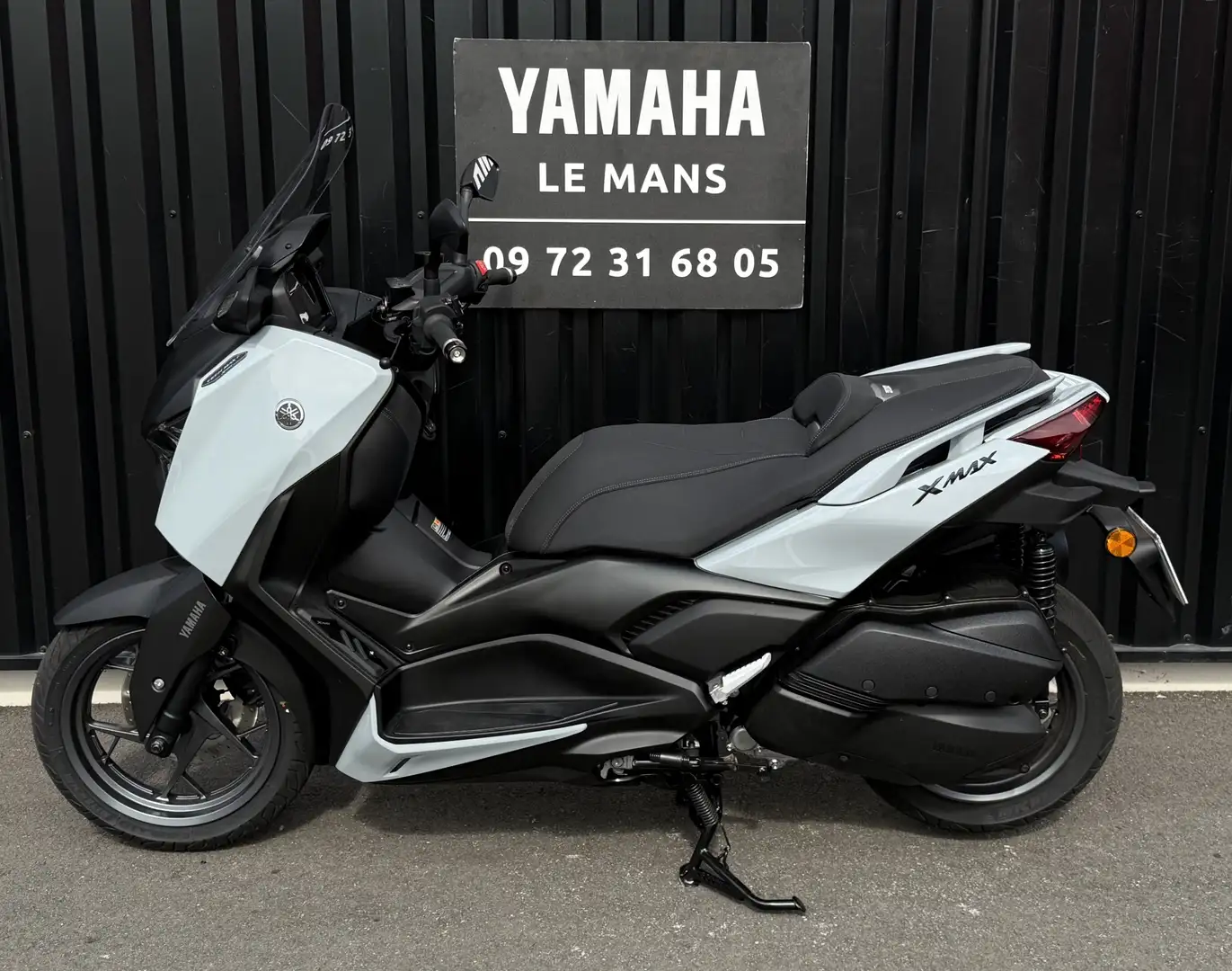 Yamaha X-Max 300 Grijs - 1