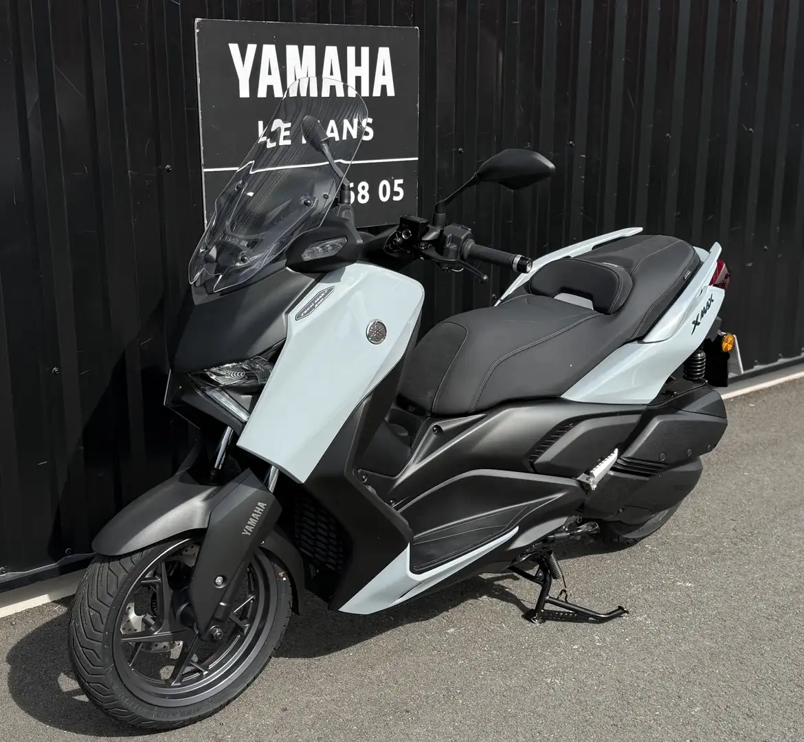 Yamaha X-Max 300 Grijs - 2
