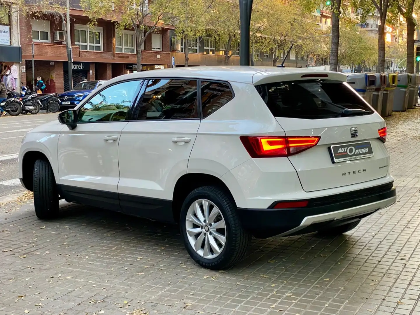 SEAT Ateca 1.6TDI CR S&S Eco. Business Reference Weiß - 2
