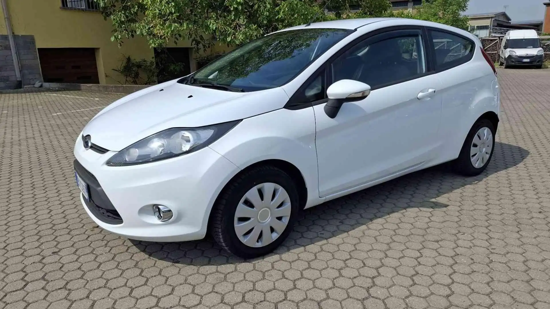 Ford Fiesta 1.6 TDCi  ADATTA NEOPATENTATI Bianco - 1