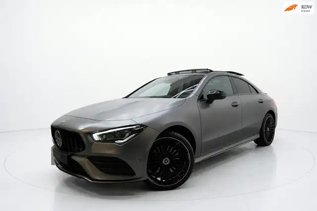 Mercedes-Benz CLA 250 e AMG NIGHT PANO SFEER 360
