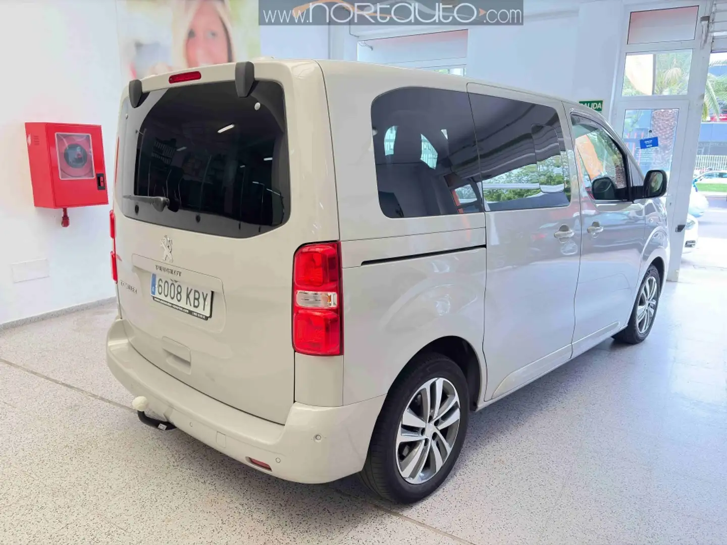 Peugeot Traveller 2.0BlueHDI Active Compact 150 Beige - 2