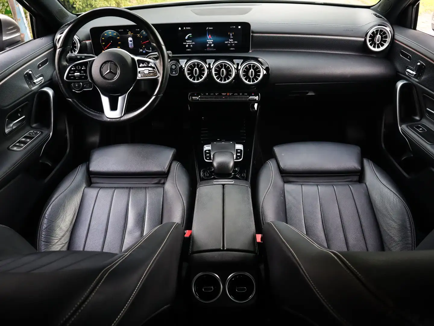 Mercedes-Benz A 250 4MATIC Premium Plus (225PK) 2e-Eig, Dealer-Onderh, Šedá - 2