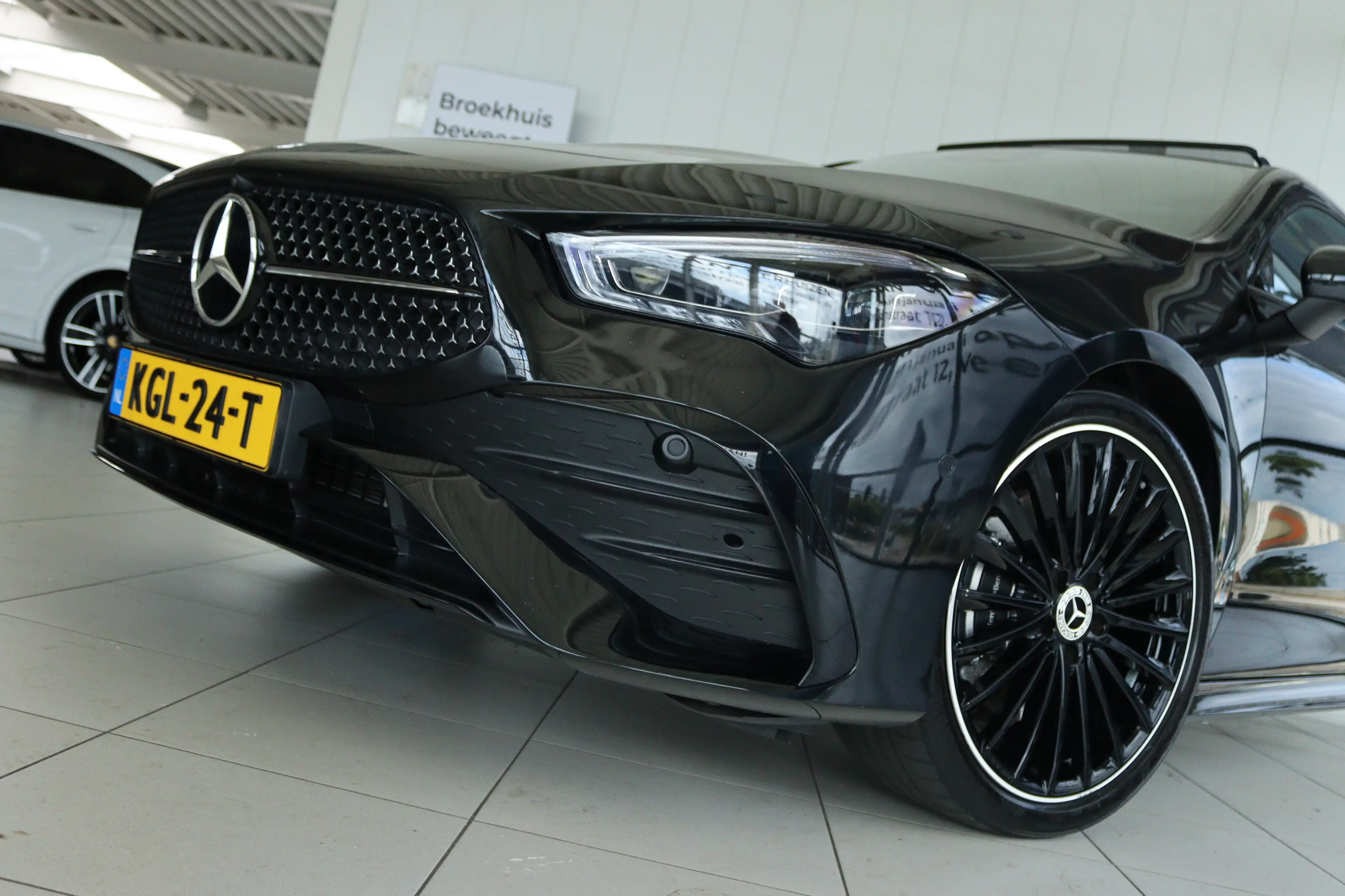 Mercedes-Benz CLA 200 Shooting Brake AMG Line | Adapt. Cruise | Burmeste — photo 5