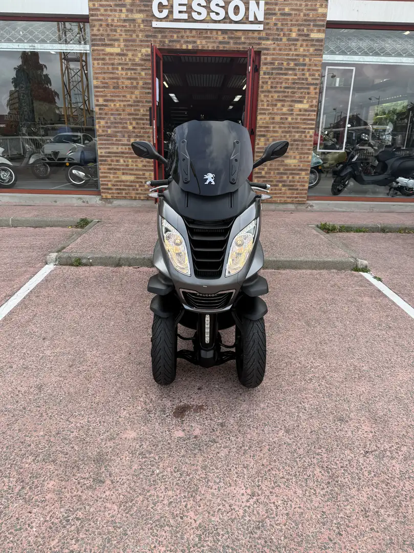 Peugeot Metropolis - 2