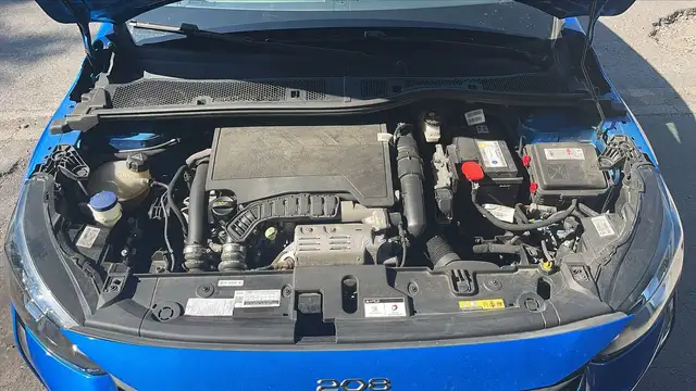 Peugeot 208 view 15