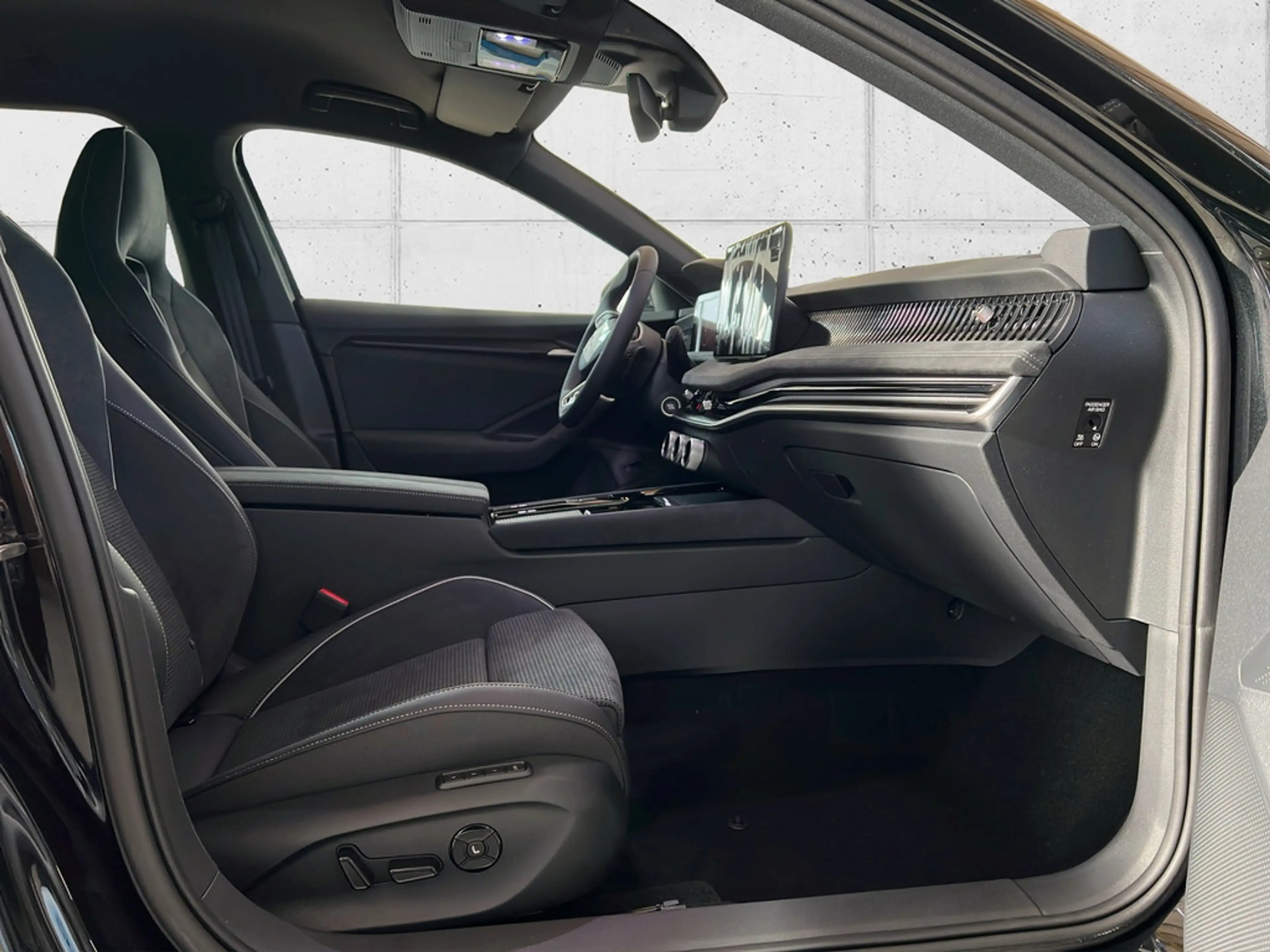 Skoda Superb 2.0 TDI Sportline 4x4 NAVI AHK 360° — photo 13