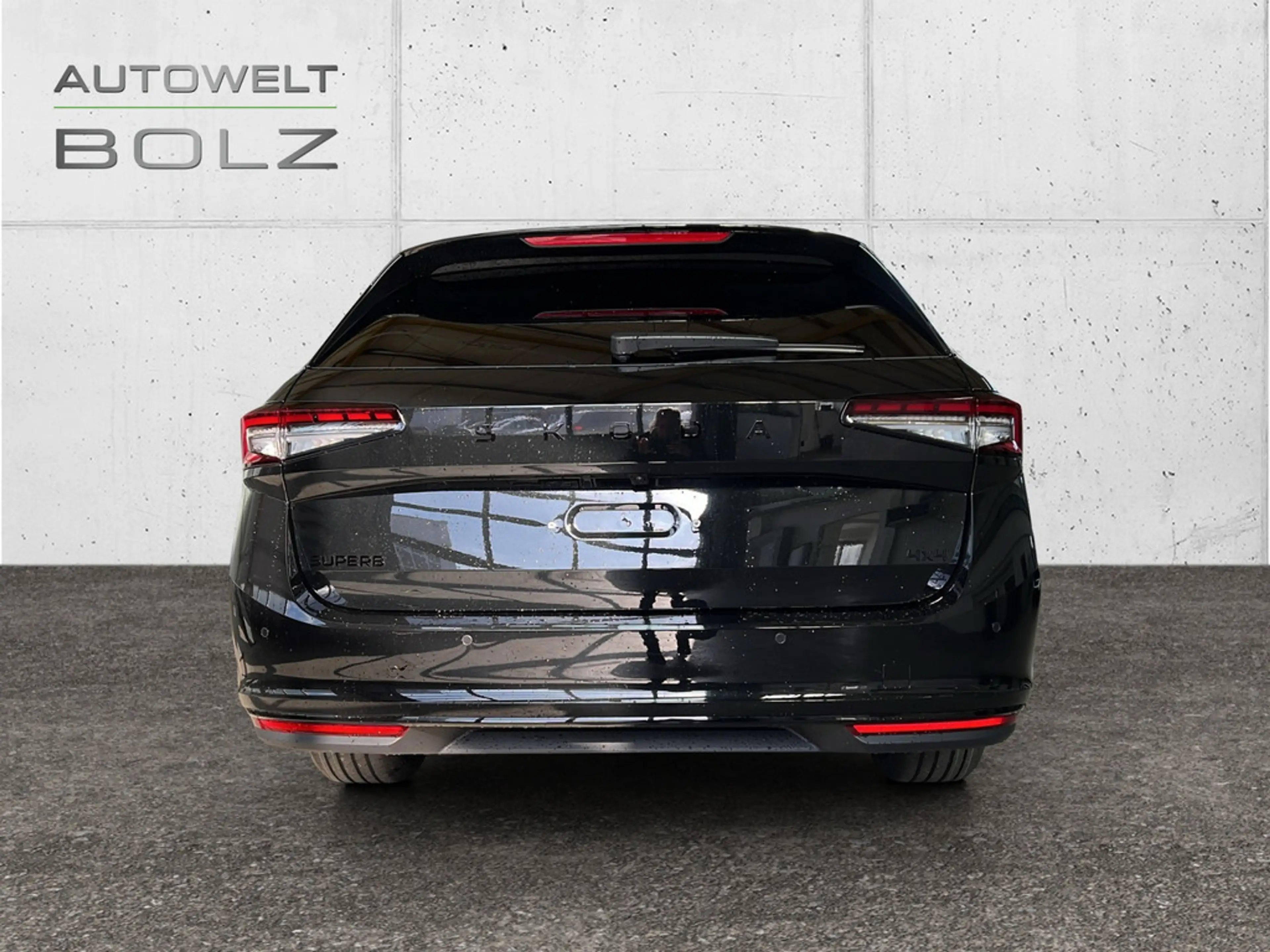 Skoda Superb 2.0 TDI Sportline 4x4 NAVI AHK 360° — photo 6