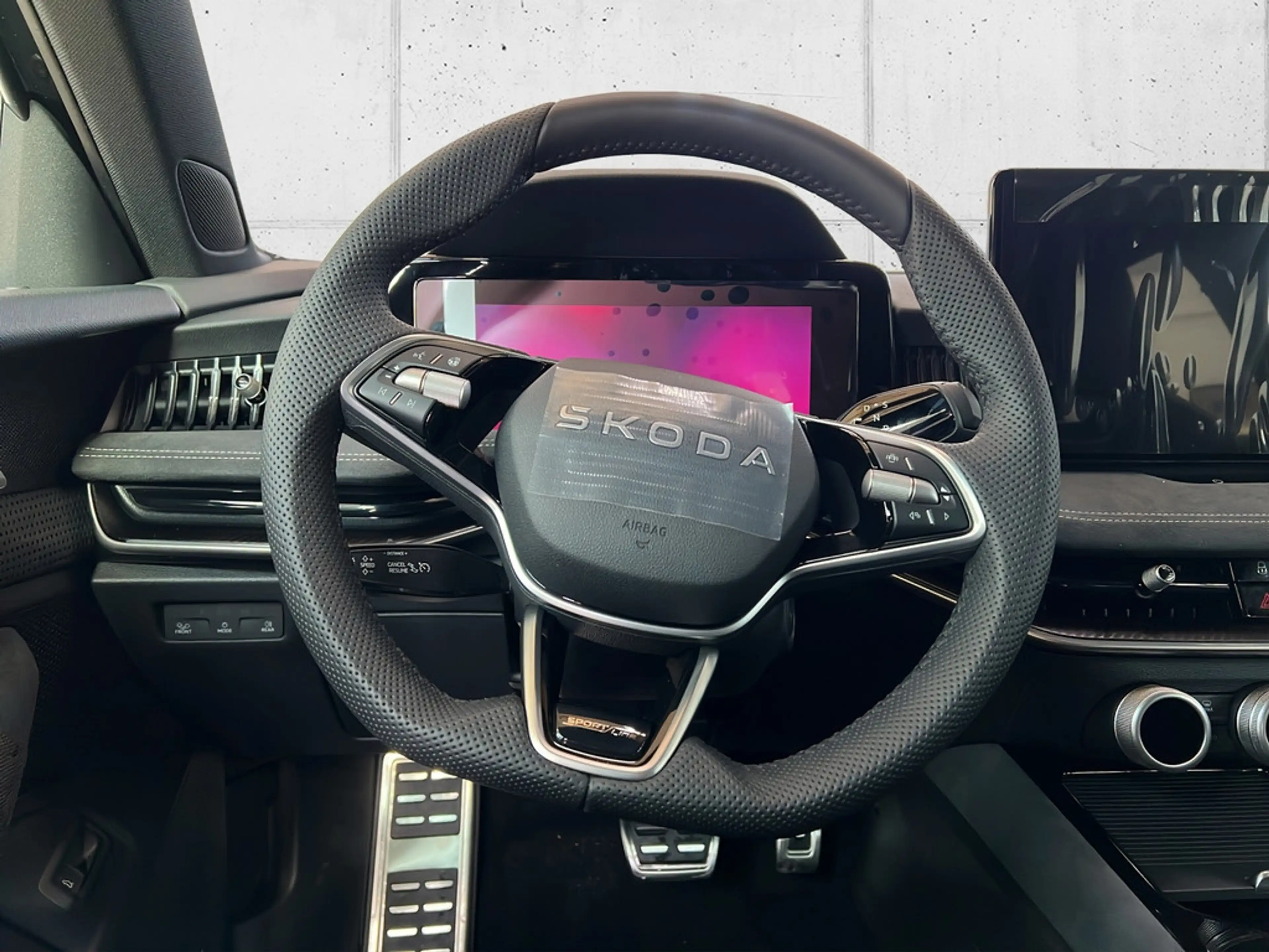 Skoda Superb 2.0 TDI Sportline 4x4 NAVI AHK 360° — photo 15