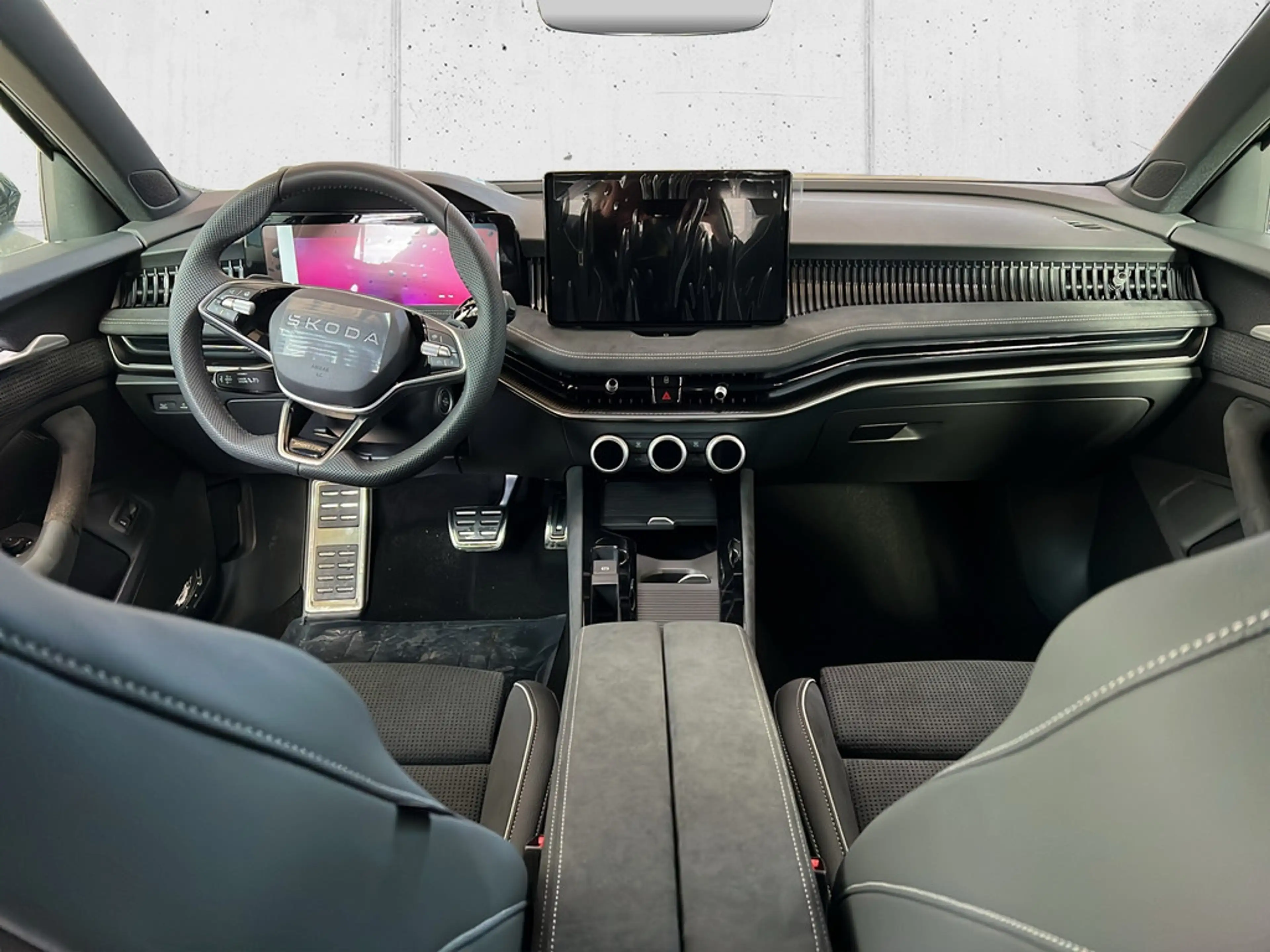 Skoda Superb 2.0 TDI Sportline 4x4 NAVI AHK 360° — photo 14