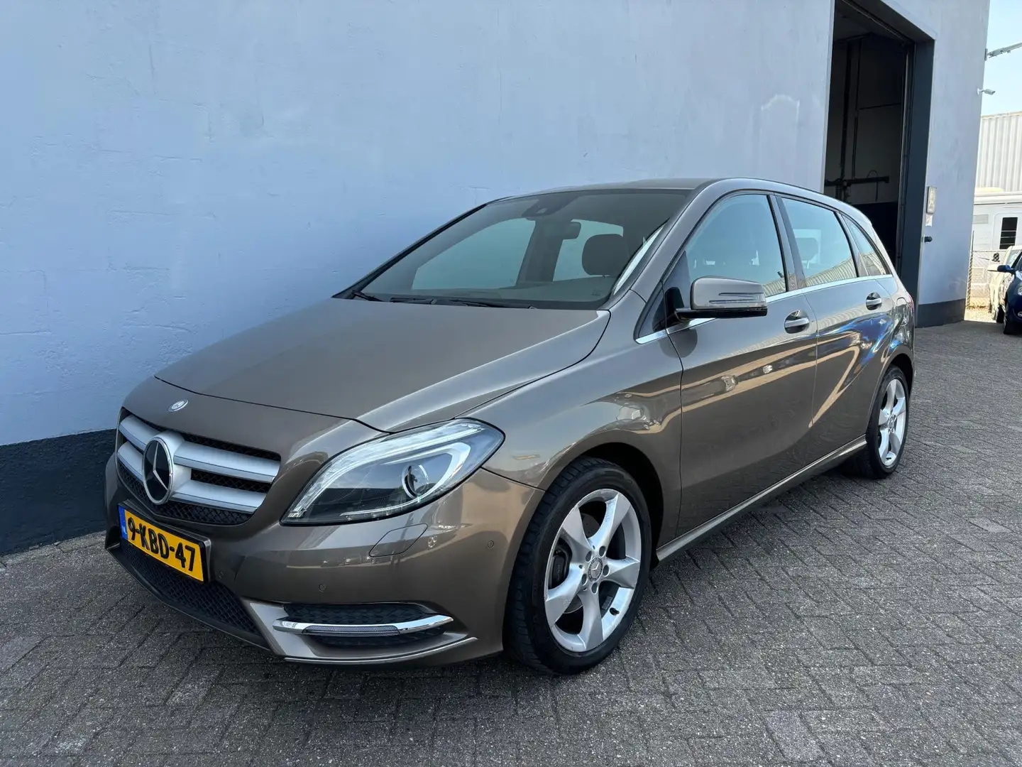 Mercedes-Benz B 180 Ambition Automaat - Cruise Control Grijs - 1