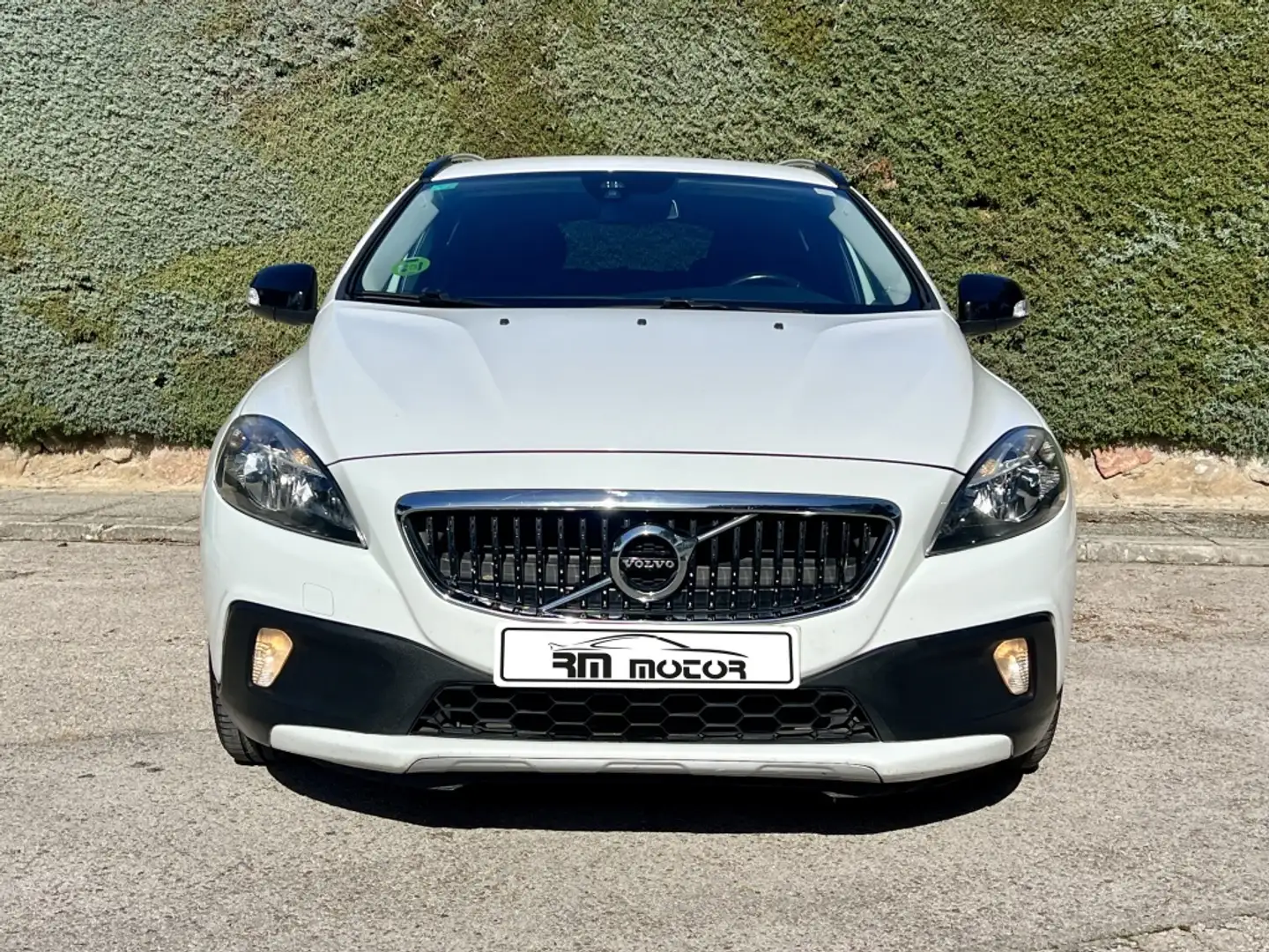 Volvo V40 Cross Country D2 Momentum Aut. 120 Wit - 2