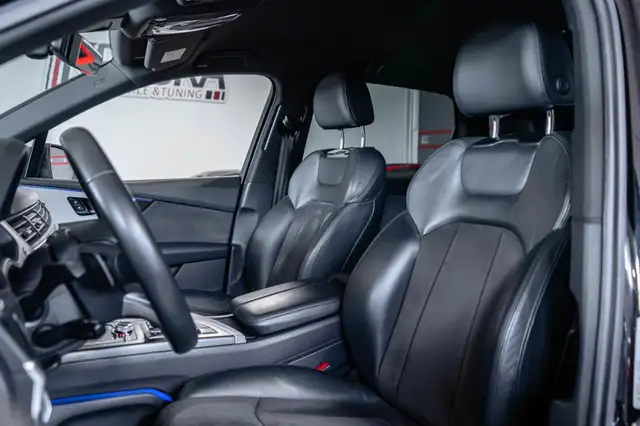 Audi Q7 view 15