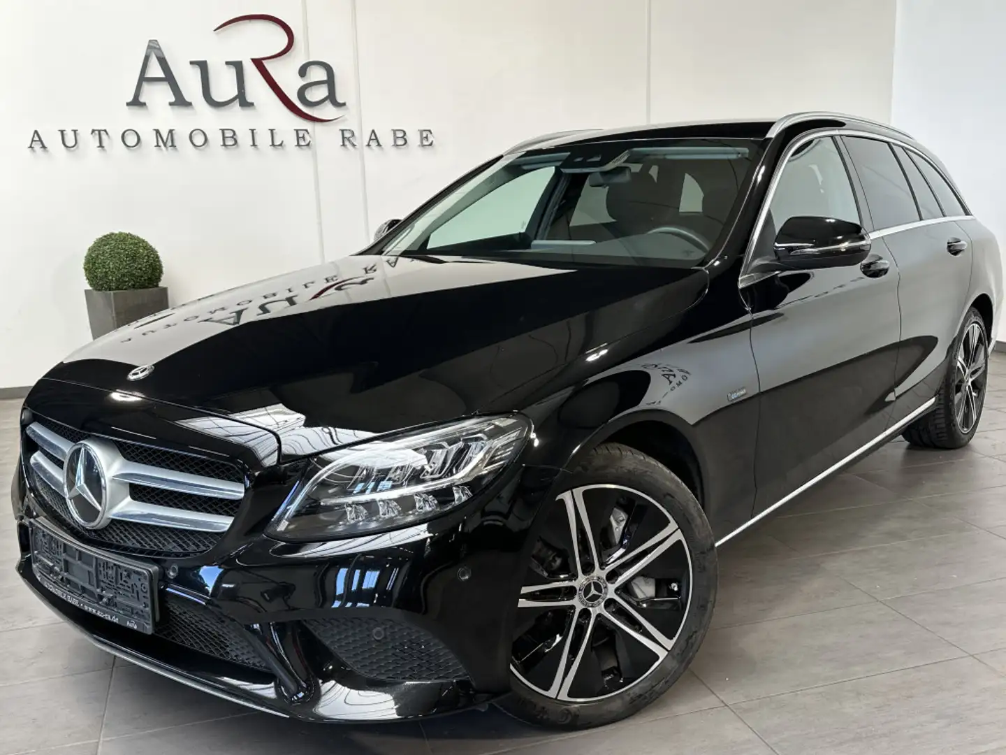 Mercedes-Benz C 300 T Avantgarde NAV+LED+AHK+BURMESTER+PP+1HD Black - 2