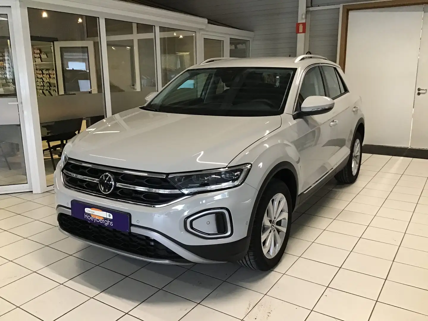 Volkswagen T-Roc 1.5 TSI AUTOMAAT BJ08/2024 13KM CAMERA AIRCO RADIO Gris - 1