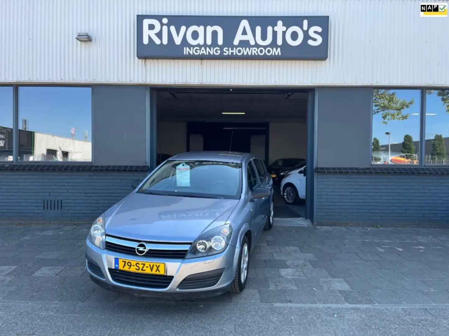 Opel Astra 1.4 EDITION Gris - 1