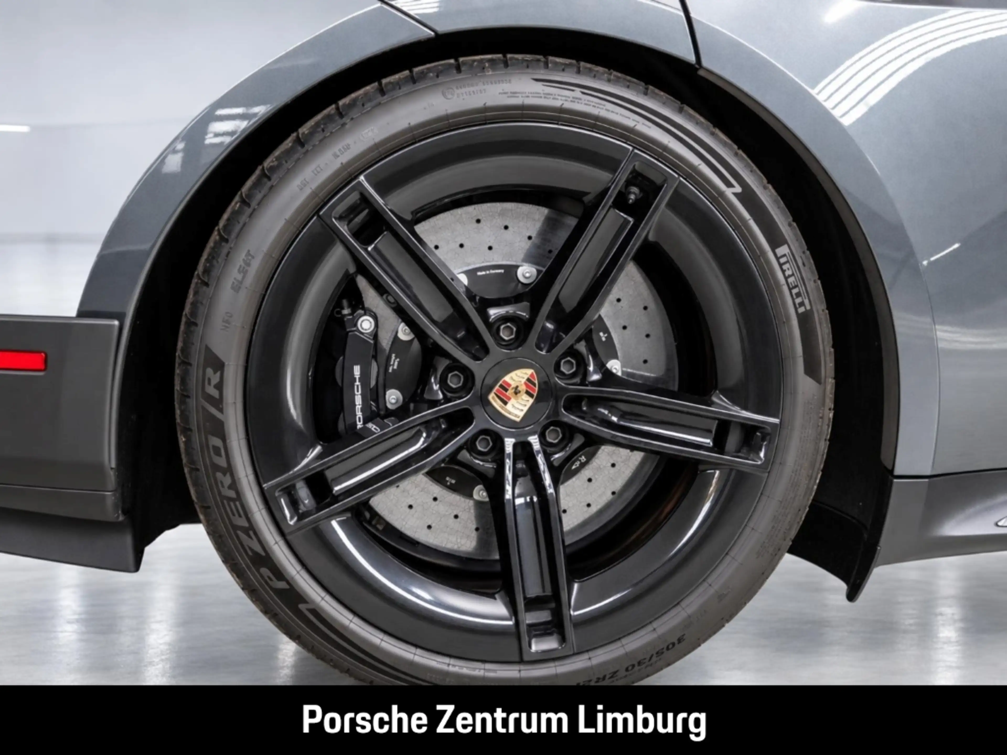 Porsche Taycan Turbo GT — photo 8