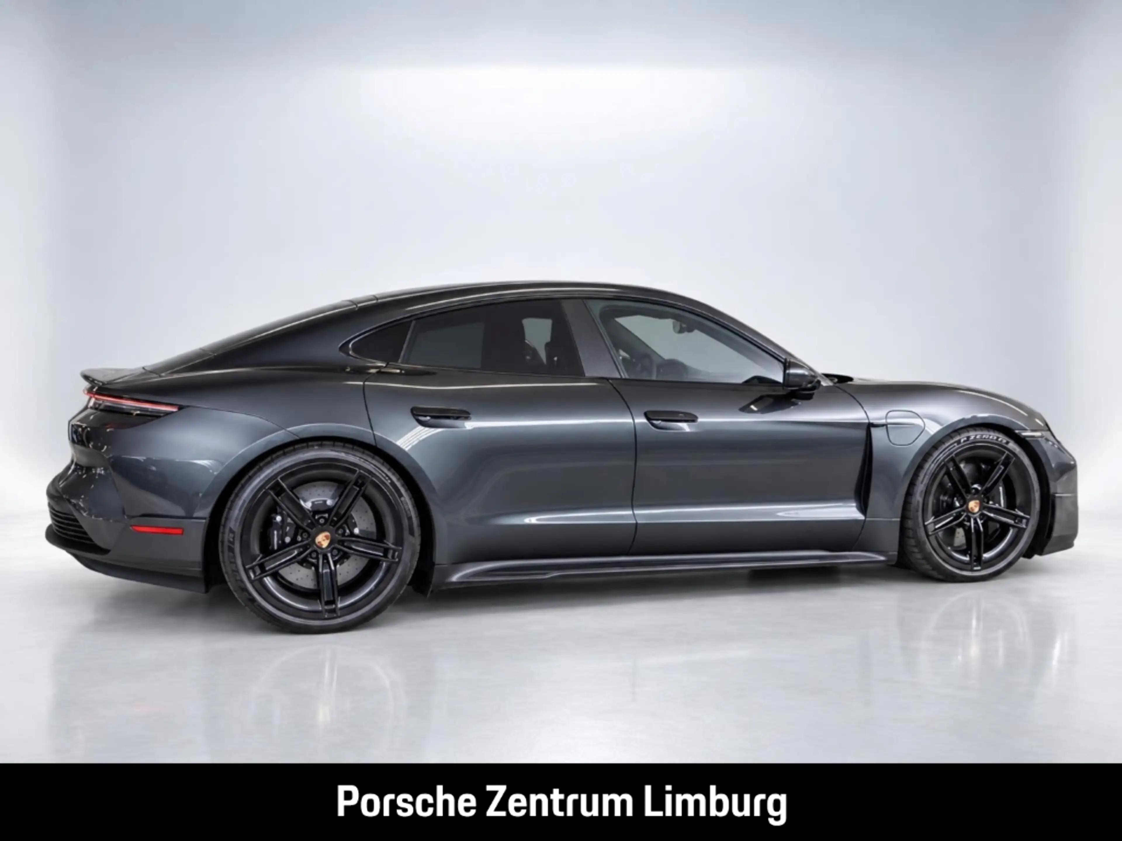 Porsche Taycan Turbo GT — photo 2