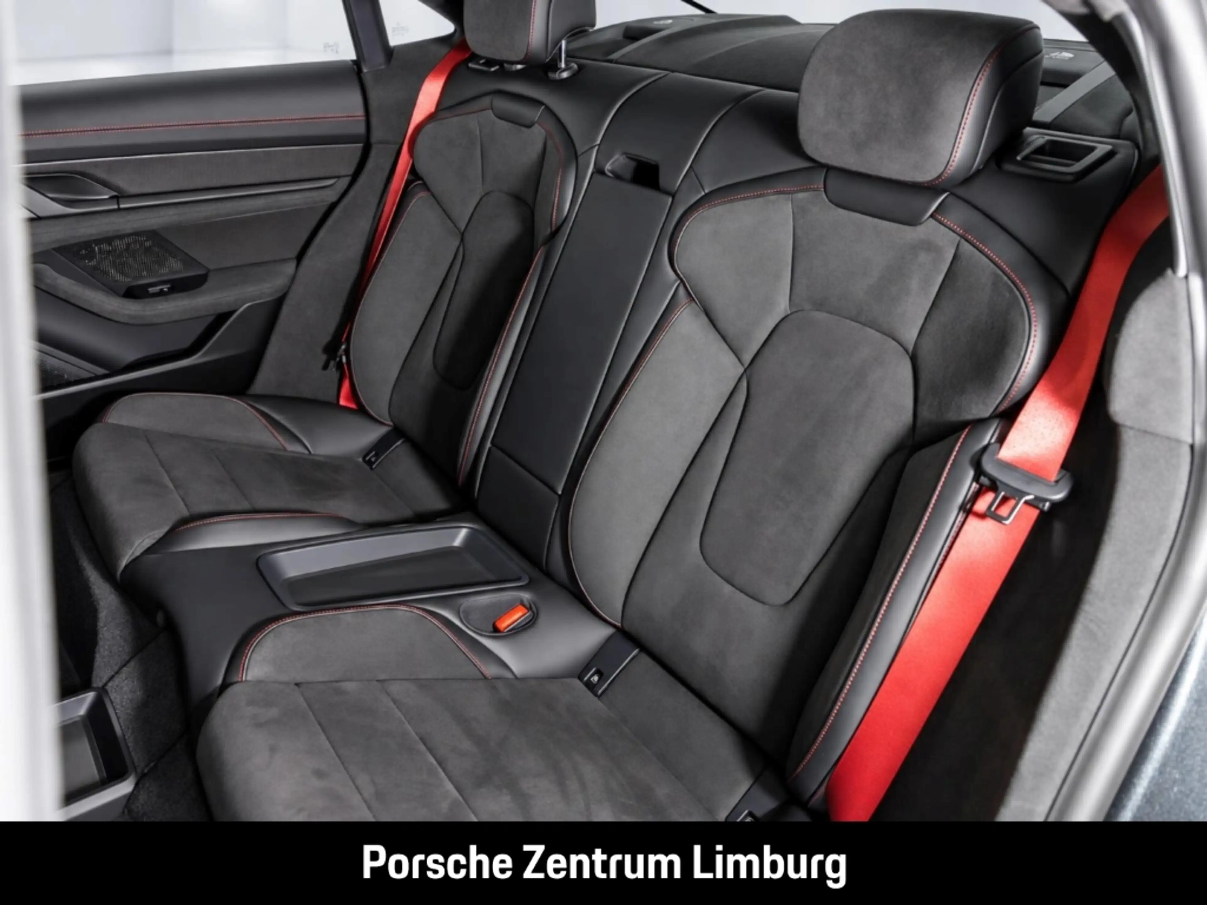 Porsche Taycan Turbo GT — photo 13