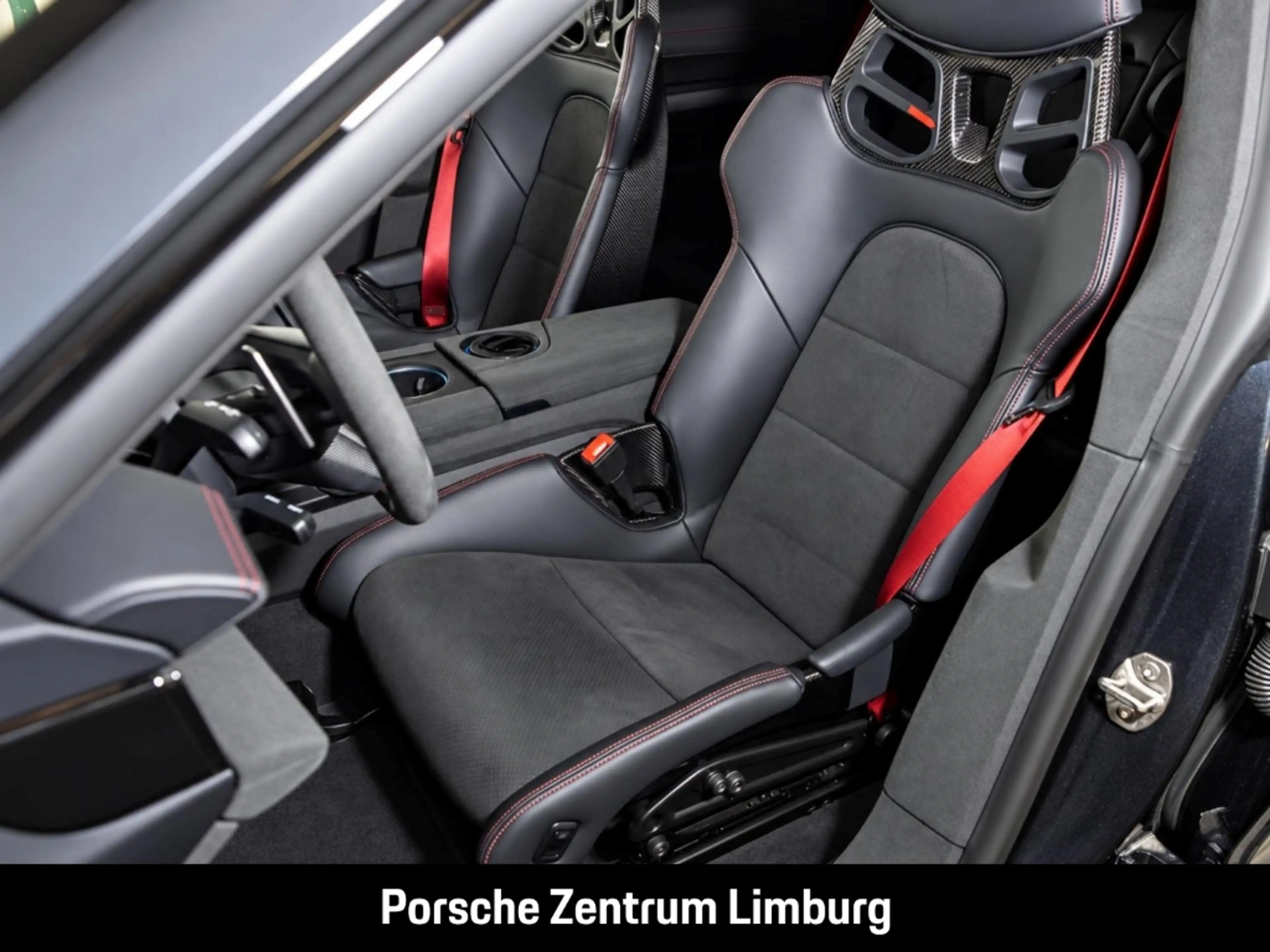 Porsche Taycan Turbo GT — photo 14