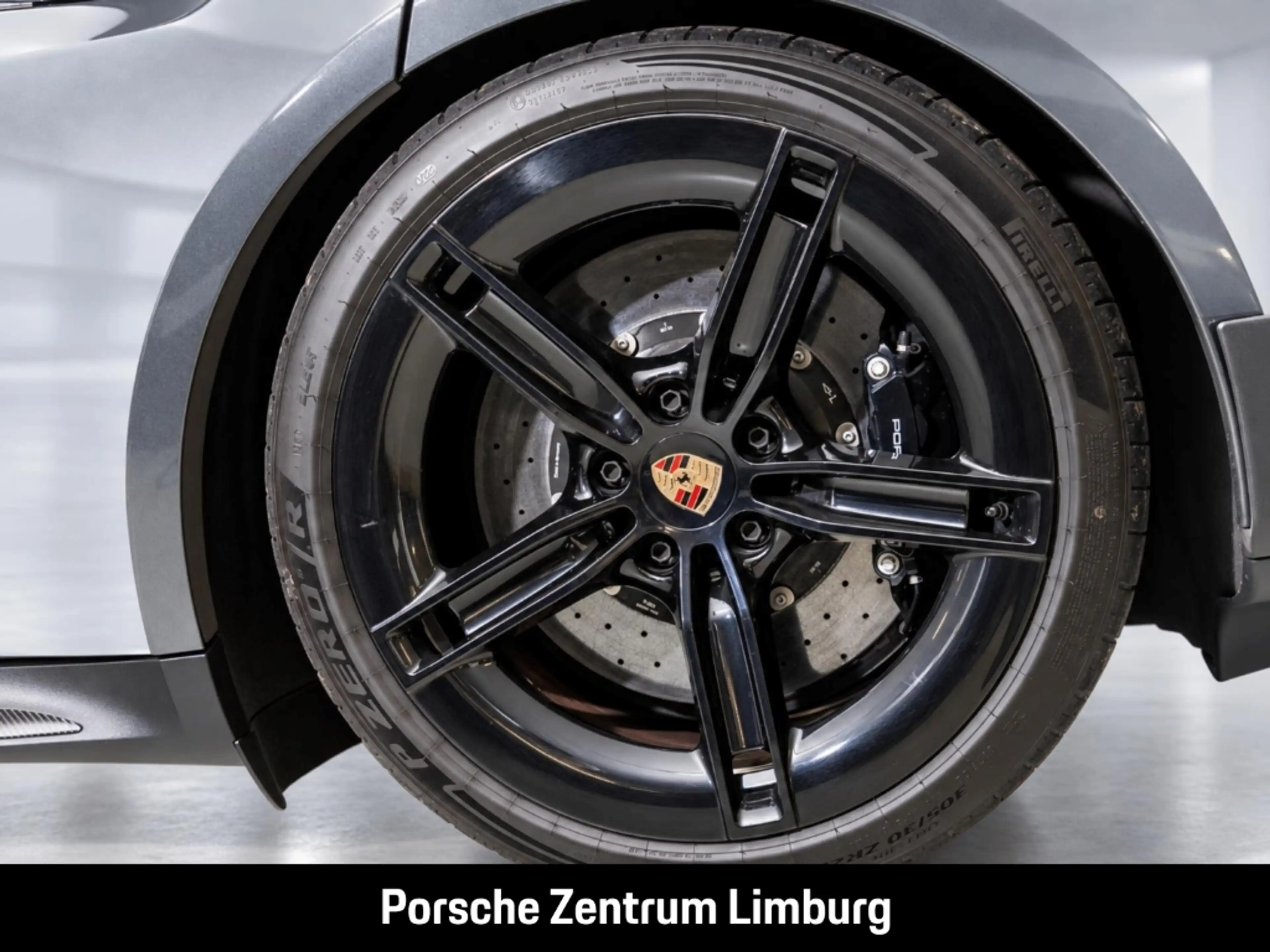 Porsche Taycan Turbo GT — photo 7