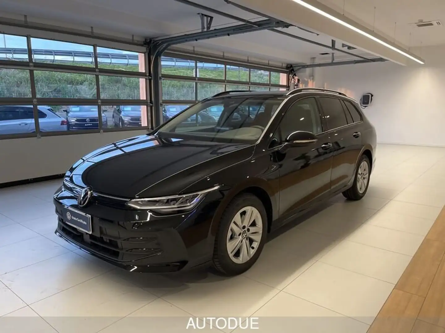 Volkswagen Golf Variant VARIANT 1.5 TSI ACT LIFE 115CV Nero - 1