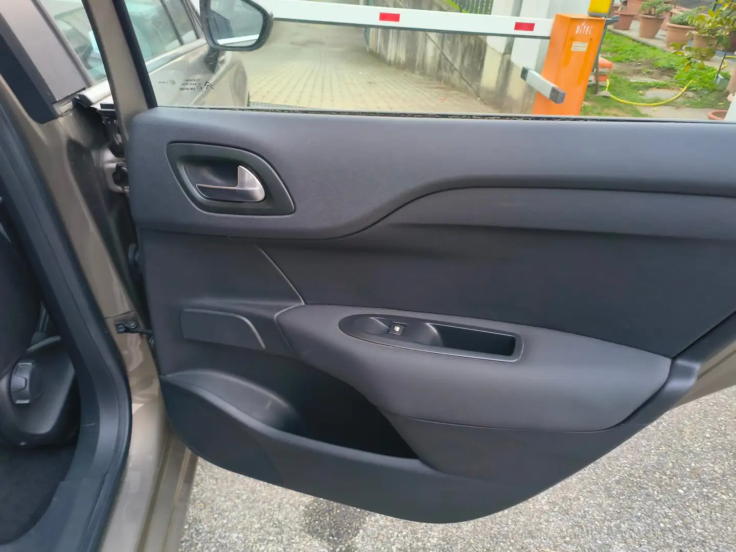 Citroen C4 1.2 e-THP Feel Gri - 2