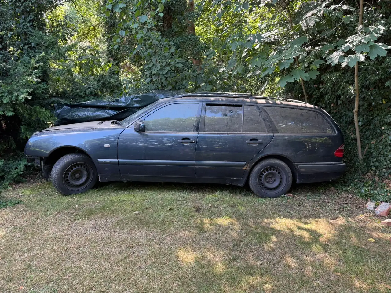 Mercedes-Benz E 240 T Elegance, foto 2