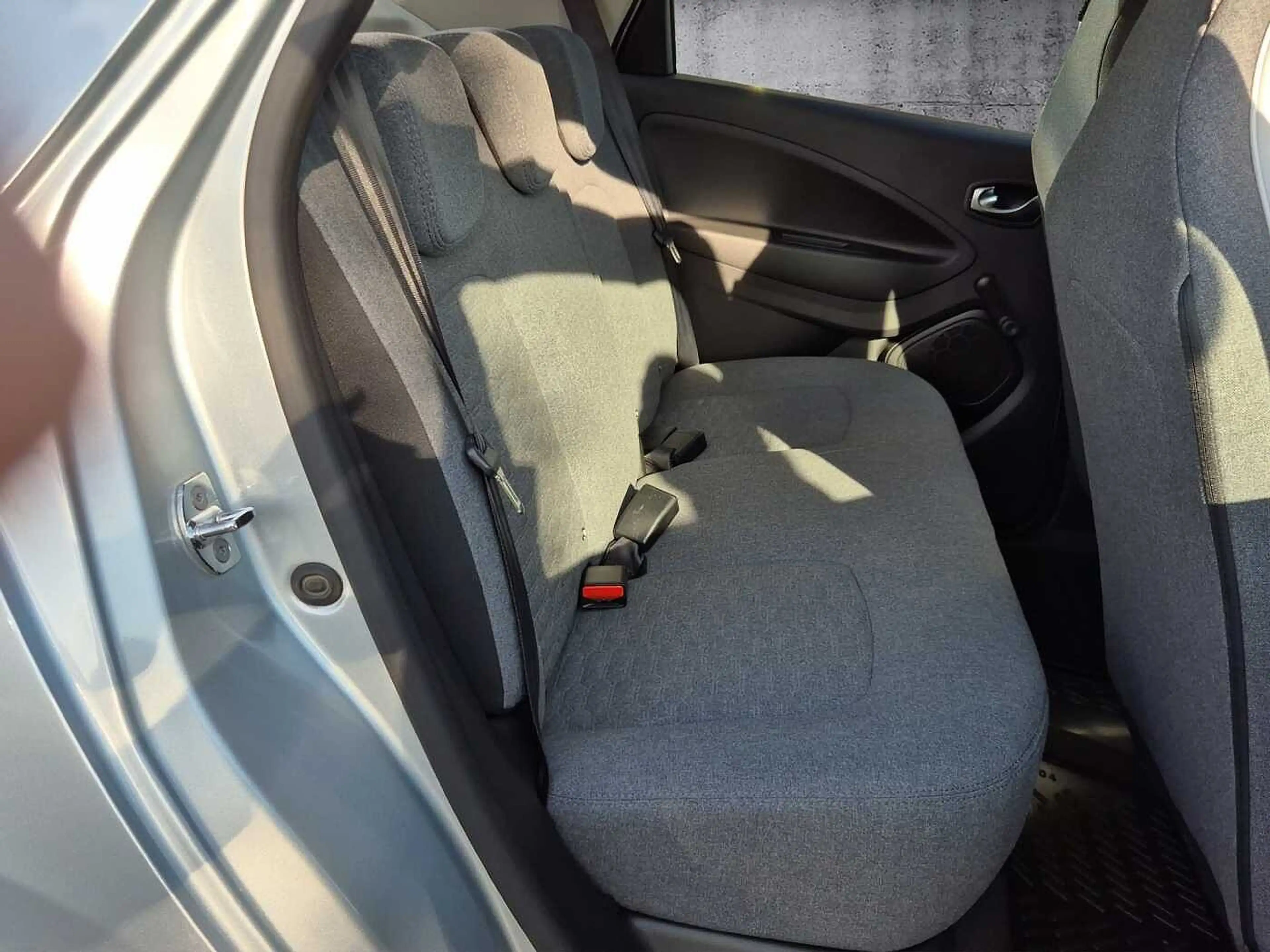Renault ZOE — photo 15