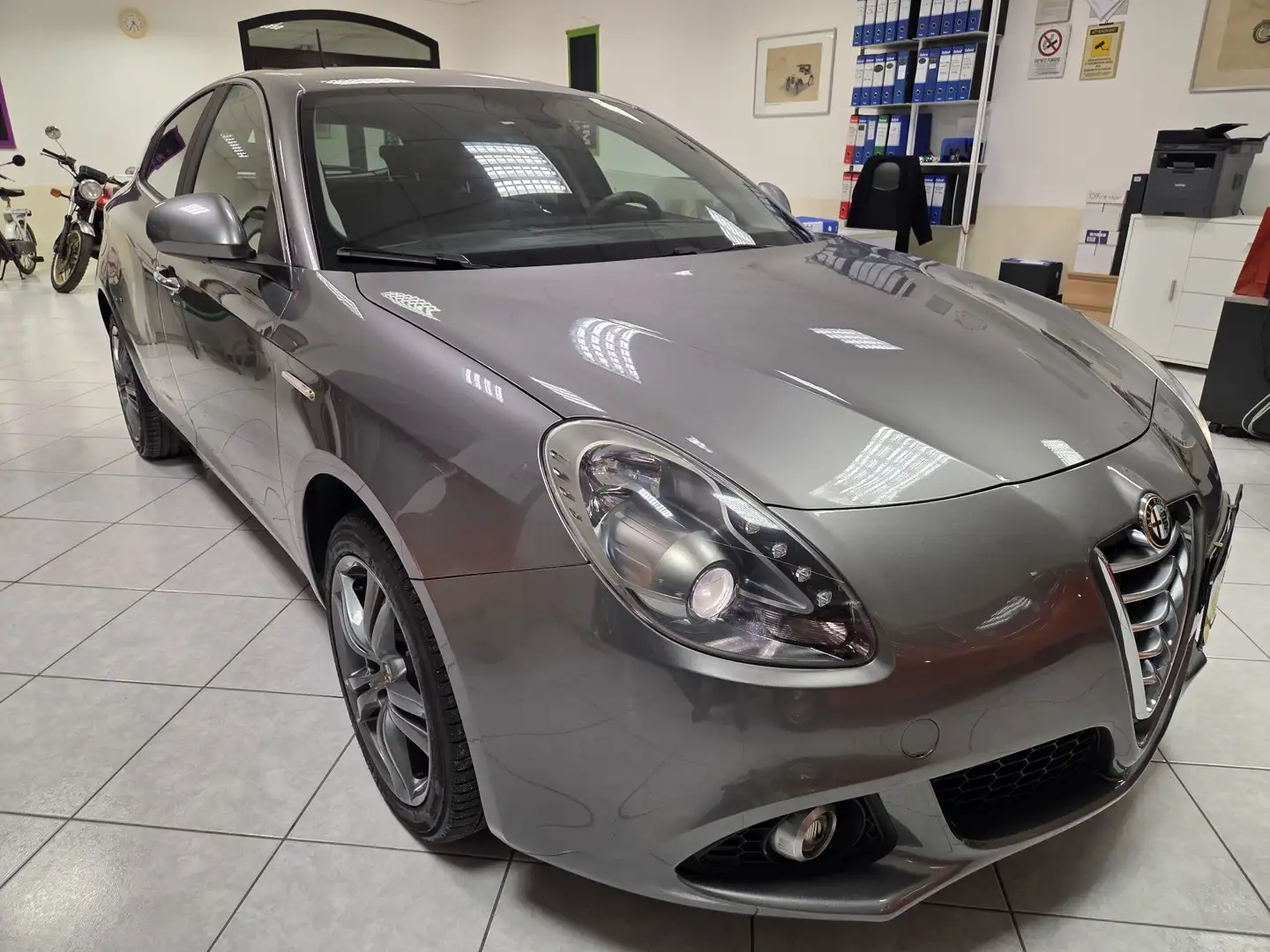 Alfa Romeo Giulietta Giulietta III 2010 1.4 t. Distinctive Gpl 120cv E6 Gris - 2