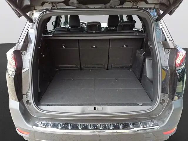 Peugeot 5008 view 8