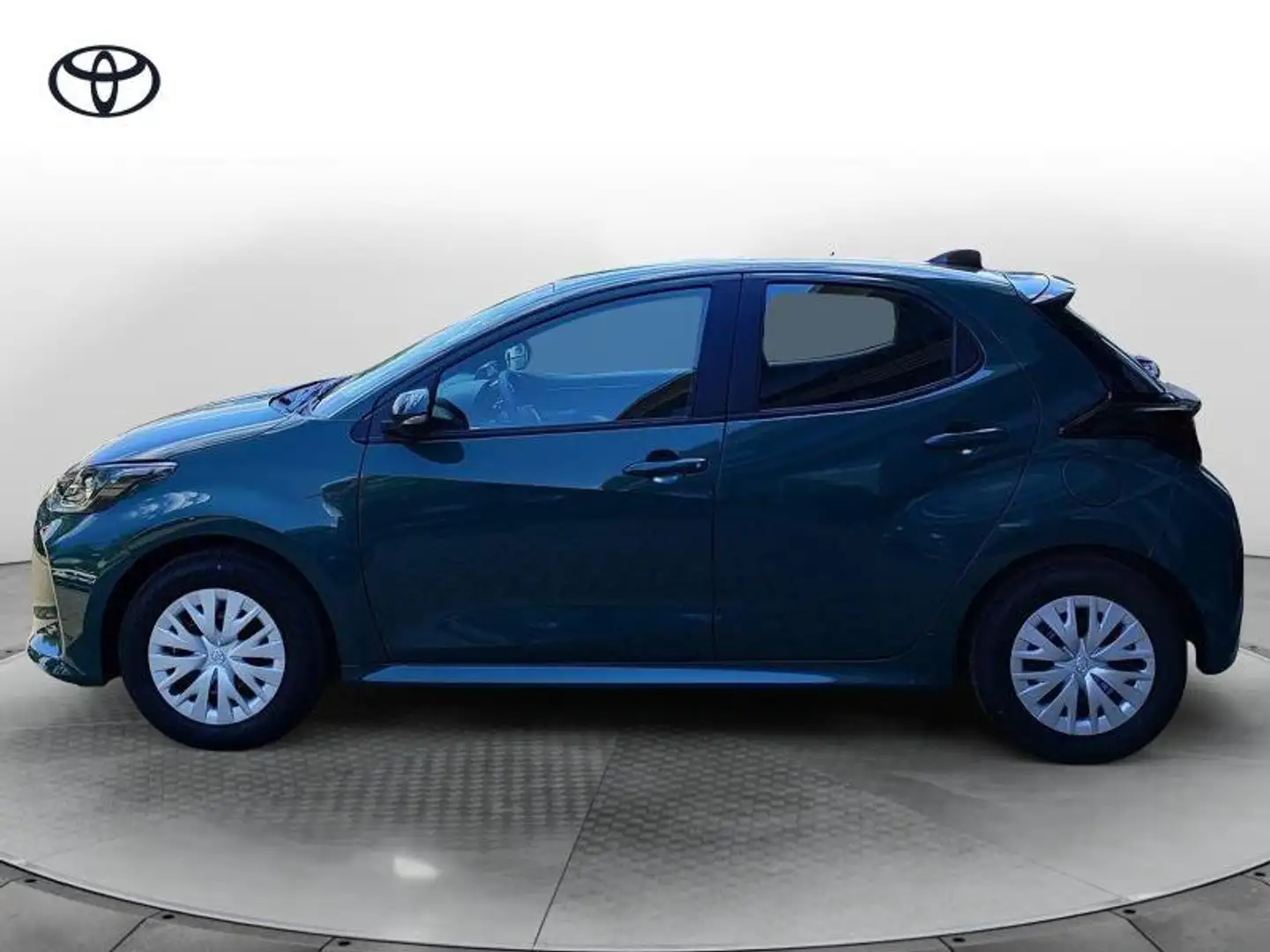 Toyota Yaris 4ª serie 1.5 Hybrid 5 porte Active Verde - 2