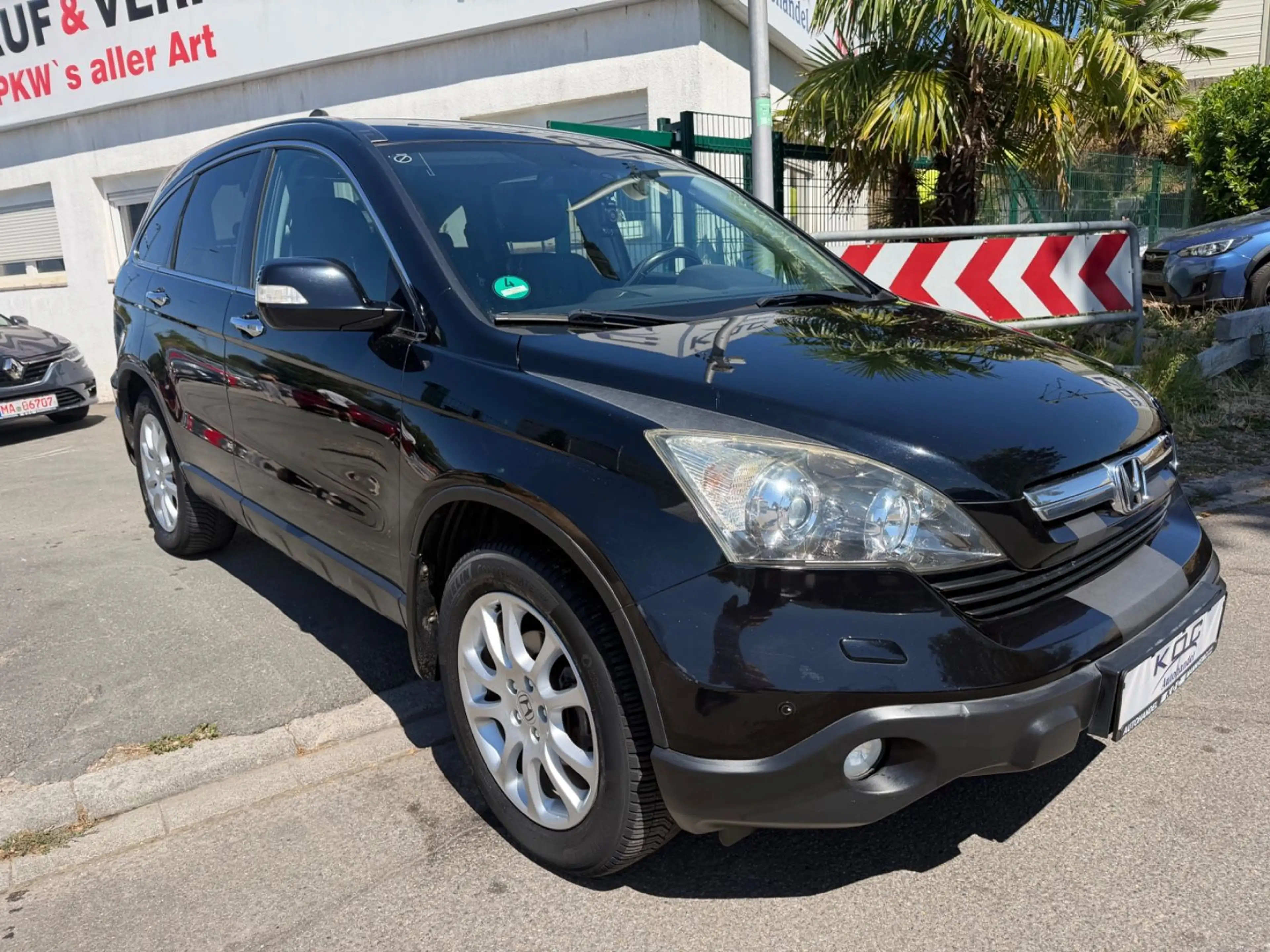 Honda CR-V Executive — photo 2