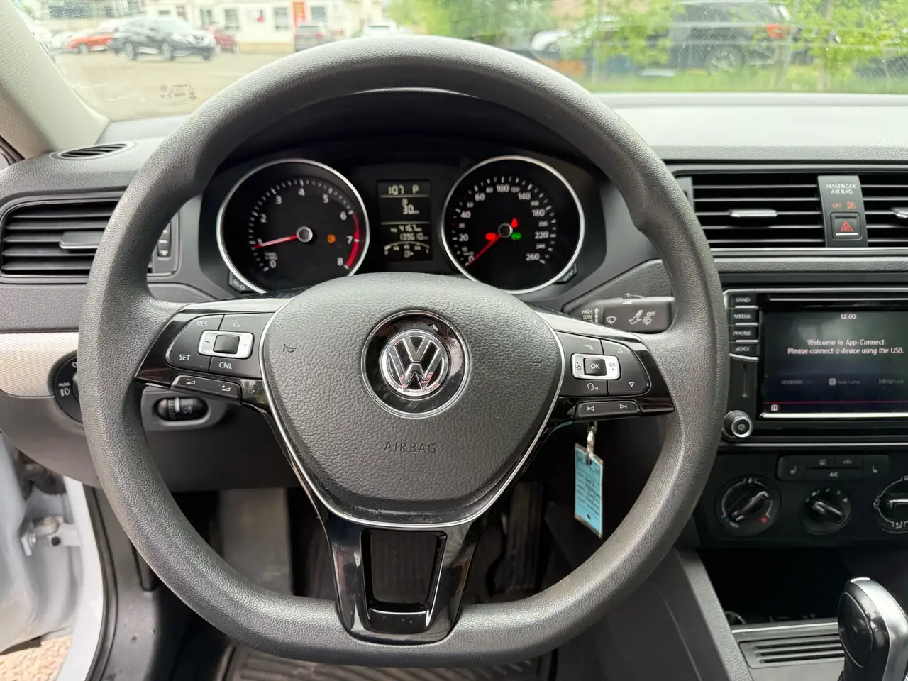 Volkswagen Jetta снимка Volkswagen Jetta