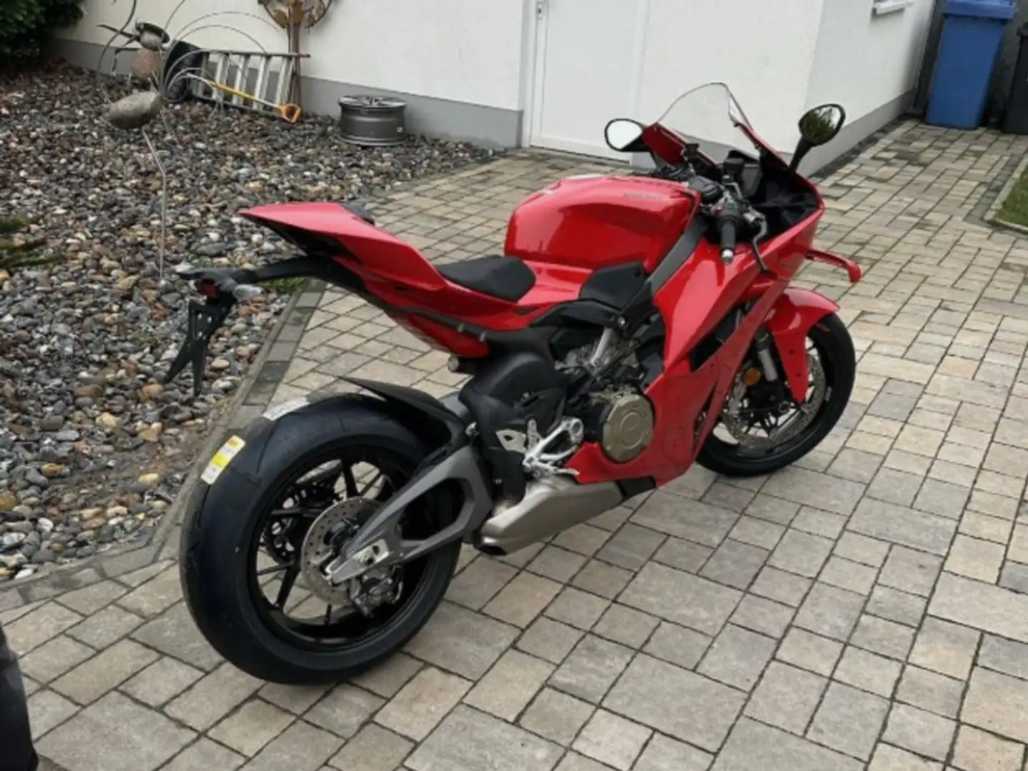 Ducati Panigale V4 Piros - 2