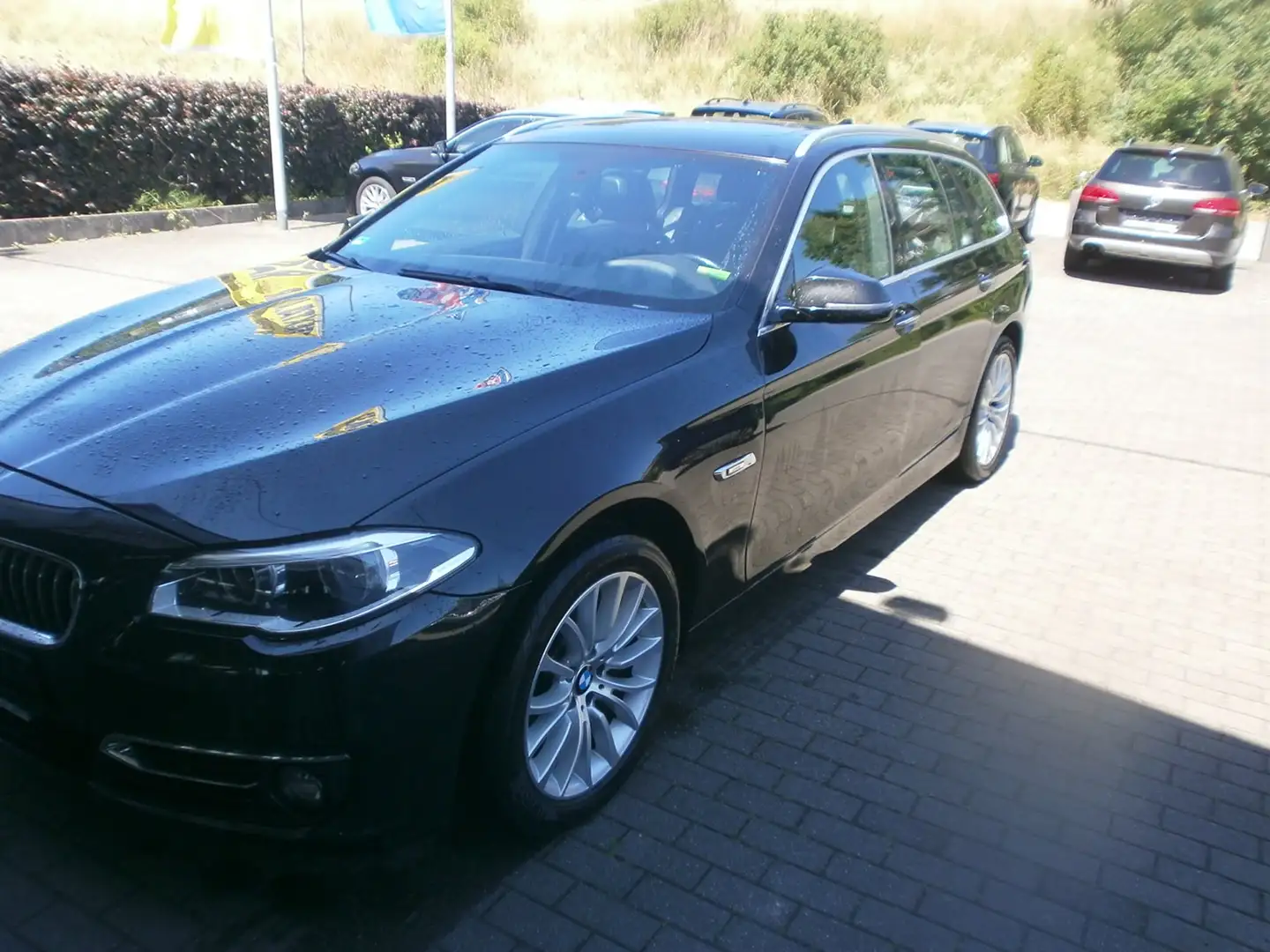 BMW 530 530 d xDrive Zwart - 1