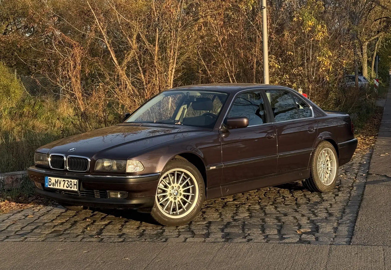 BMW 730 730i V8 - 1