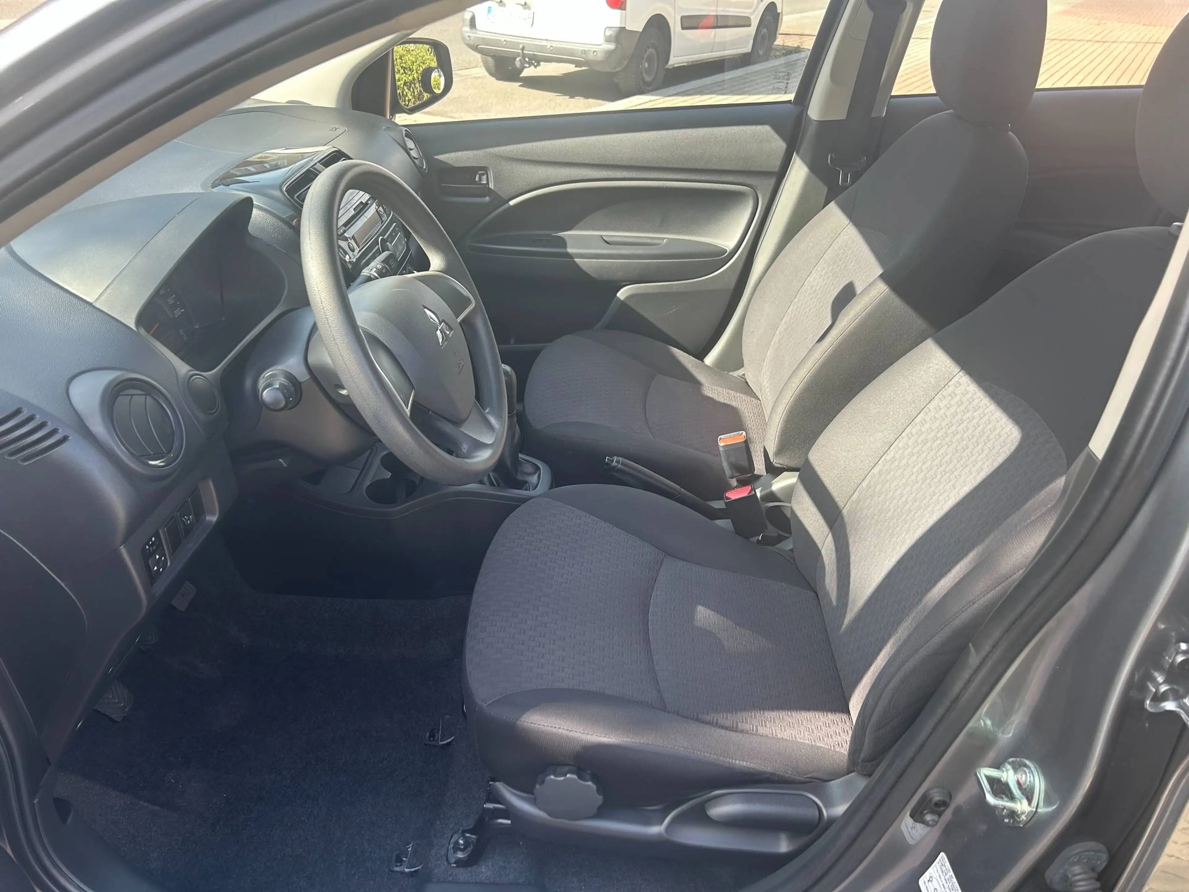 Mitsubishi Space Star Space Star 1.0i ClearTec Intro — photo 10