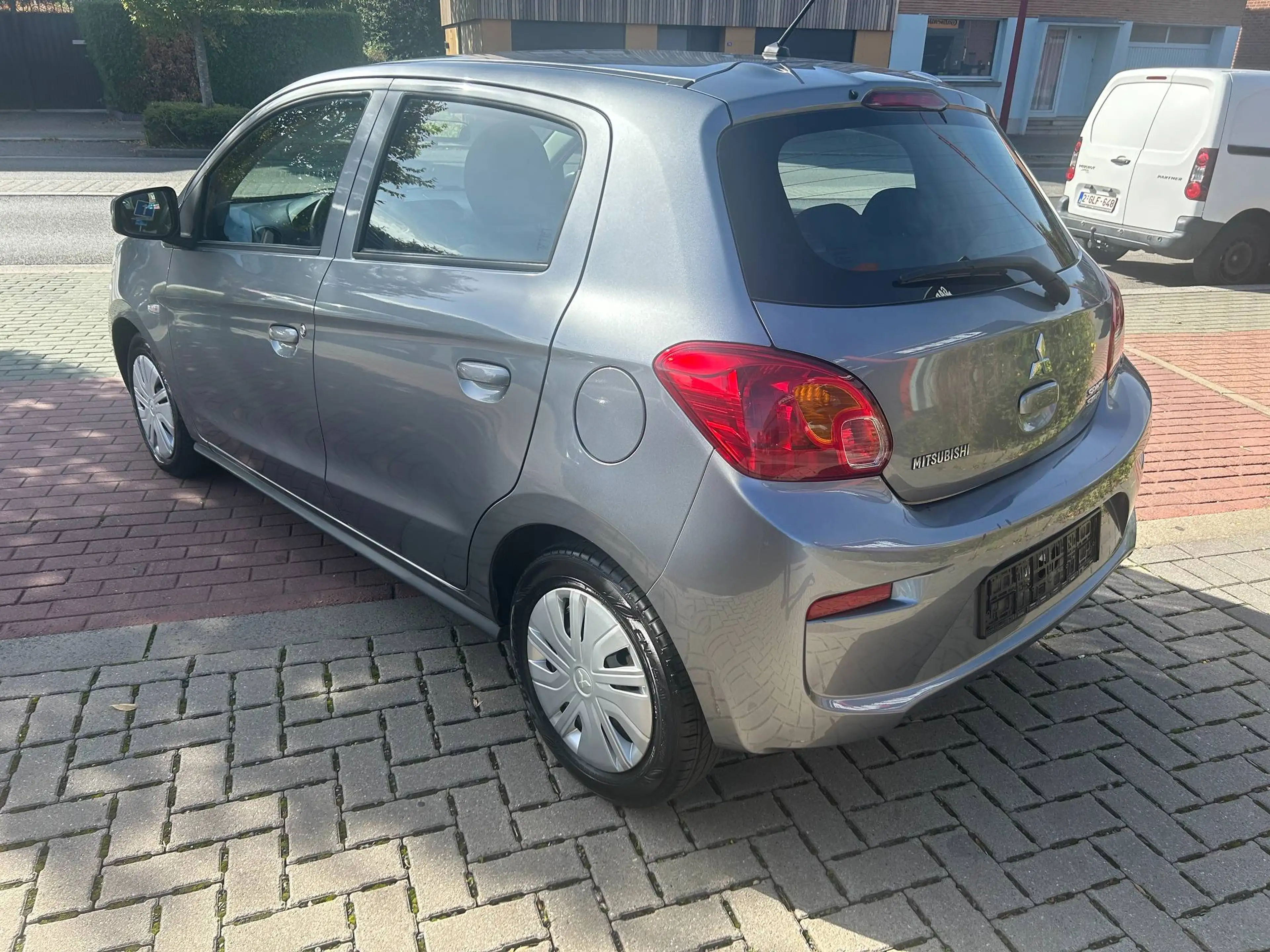 Mitsubishi Space Star Space Star 1.0i ClearTec Intro — photo 8