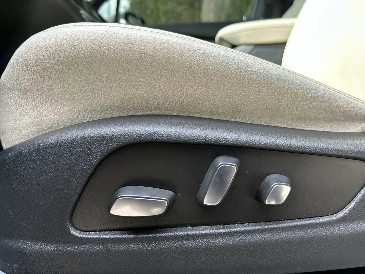 Cadillac XT6 снимка Cadillac XT6