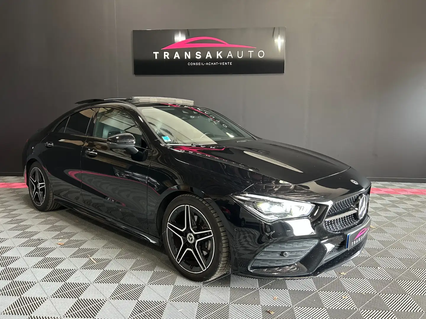 Mercedes-Benz AMG Line Noir - 1